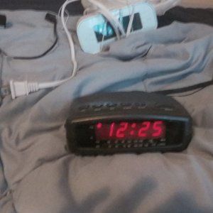 Generic AM/FM Alarm Clock Radio, Good Condition